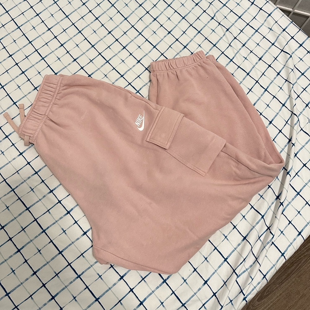 Nike Cargo Sweatpants - light pink